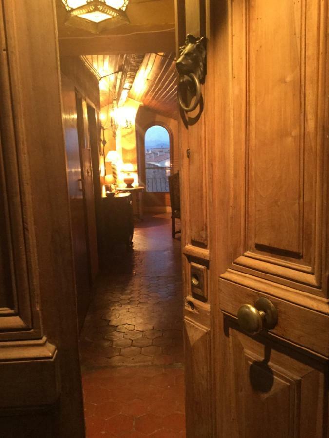 Light Filled Penthouse In Old Antibes. Heart Of The Riviera Apartamento Exterior foto